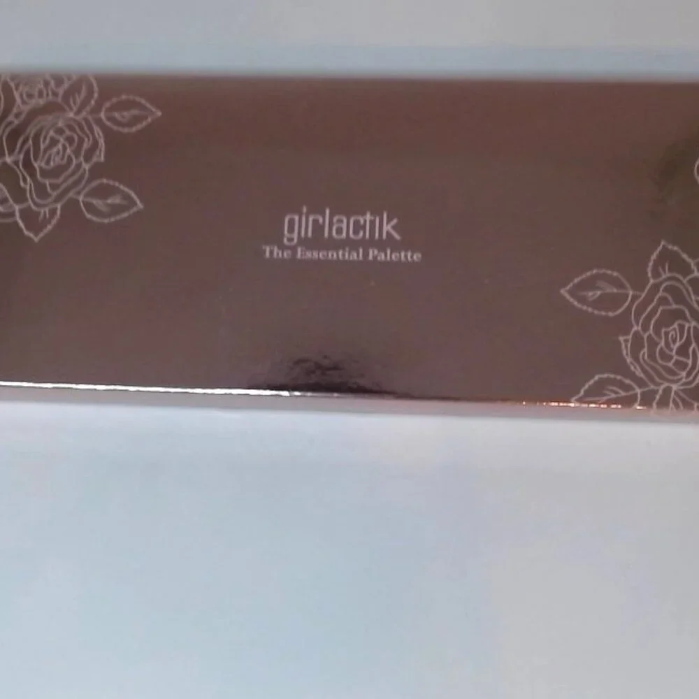 Girlactik‎ The Essential Eyeshadow Palette 12 Shade BNIB